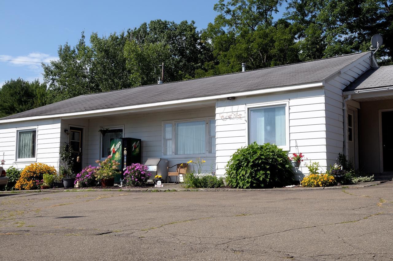 The Chieftain Watkins Glen Exterior photo